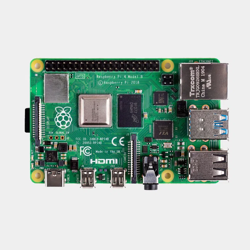 Carte Raspberry Pi 4 Model B vue de dessus avec texte imprimé et ports micro-HDMI