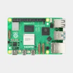 Carte Raspberry Pi 5 vue de face avec texte HDMI imprimé et port d'alimentation USB-C