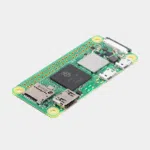 Carte Raspberry Pi Zero W vue de trois quarts avec ports mini-HDMI et micro-USB