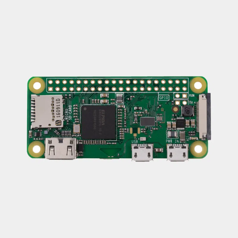 Carte Raspberry Pi Zero W vue de dessus avec puce Wi-Fi et connecteur caméra visible