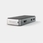 Boîtier Flirc aluminium pour Raspberry Pi Zero avec logo FLIRC et ports mini-HDMI, USB-C visibles