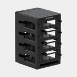 Boîtier cluster rack noir UCTRONICS pour 4 Raspberry Pi, vu de face avec ses quatre baies empilées