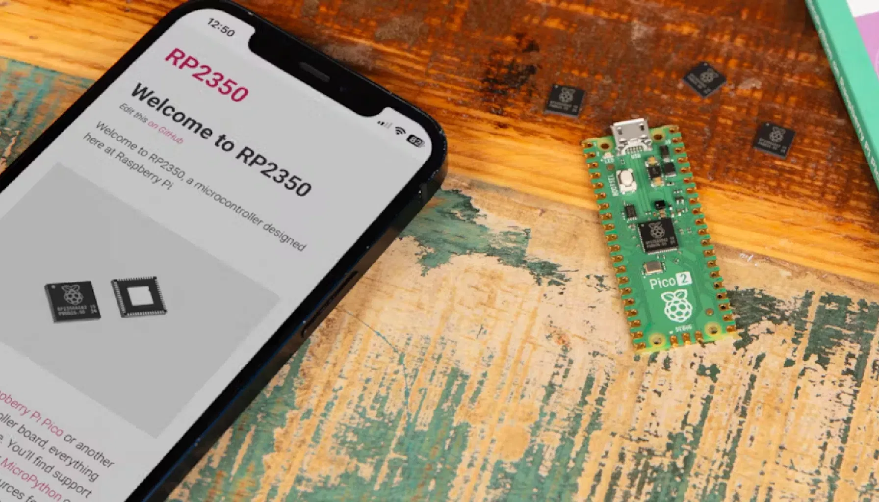 Actualité Raspberry Pi Pico 2, smartphone affichant l'écran de bienvenue du RP2350