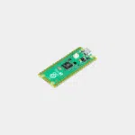 Raspberry Pi Pico 2, carte verte vue de trois quarts avec broches dorées