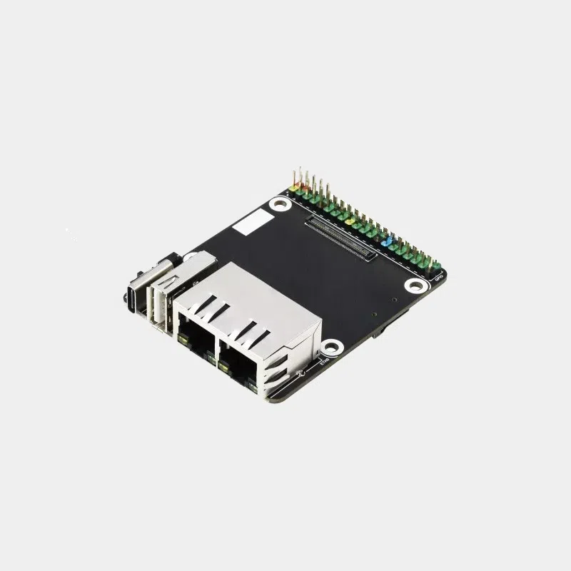 Carte réseau Gigabit Ethernet pour CM4, vue de trois quarts avec ports Ethernet empilés et connecteur GPIO