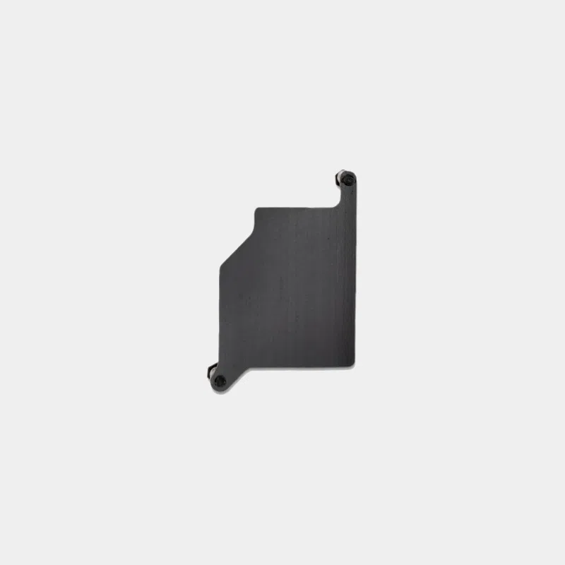 Pièce de fixation noire du dissipateur pour Raspberry Pi 5, présentée seule sur fond blanc