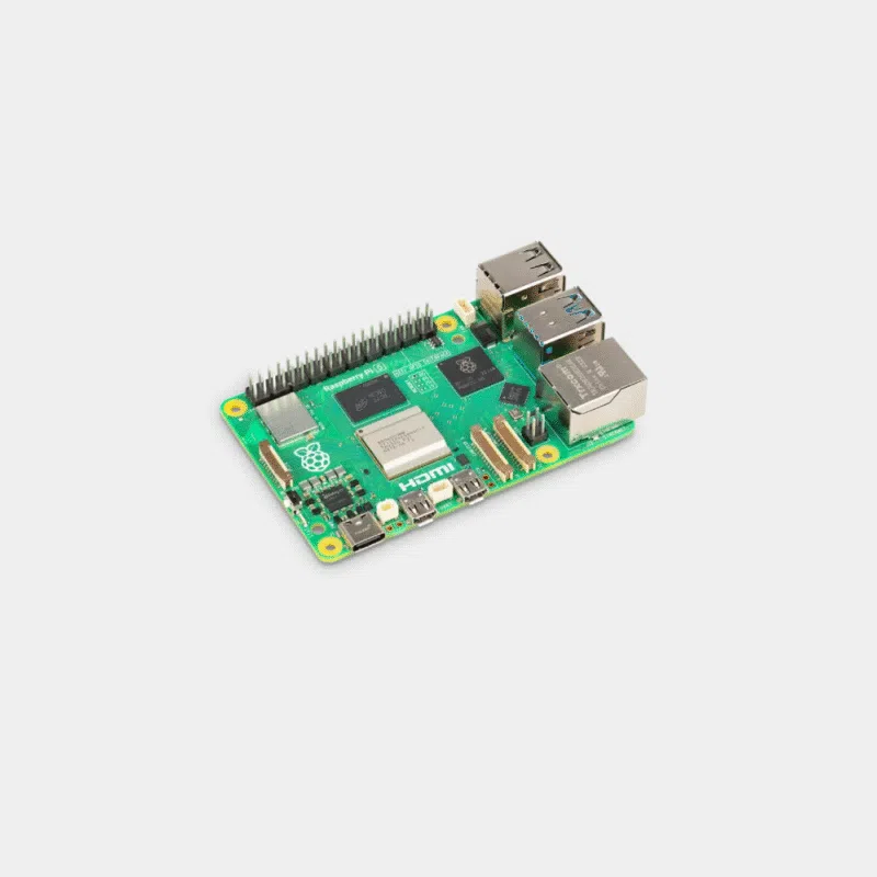 Carte Raspberry Pi 5 seule, vue de trois quarts, incluse dans le kit console et Recalbox