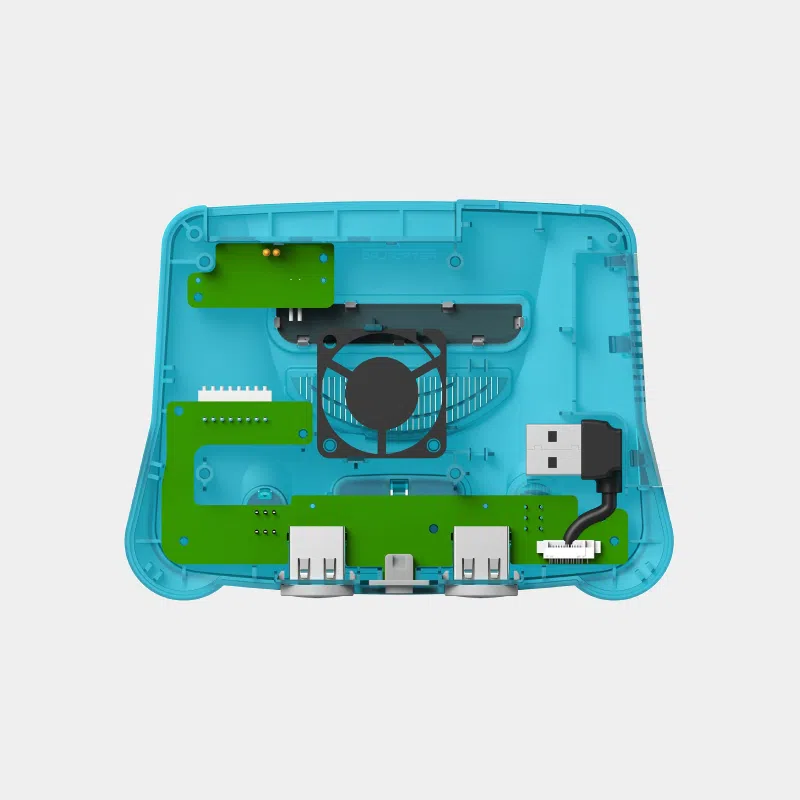 Boîtier Retroflag 64Pi ouvert montrant le ventilateur interne et les ports USB câblés