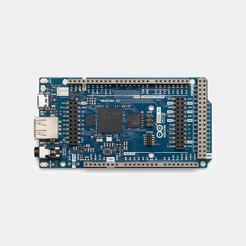 Arduino GIGA R1 Wi-Fi vu de dessus avec port USB-A et connecteurs à broches