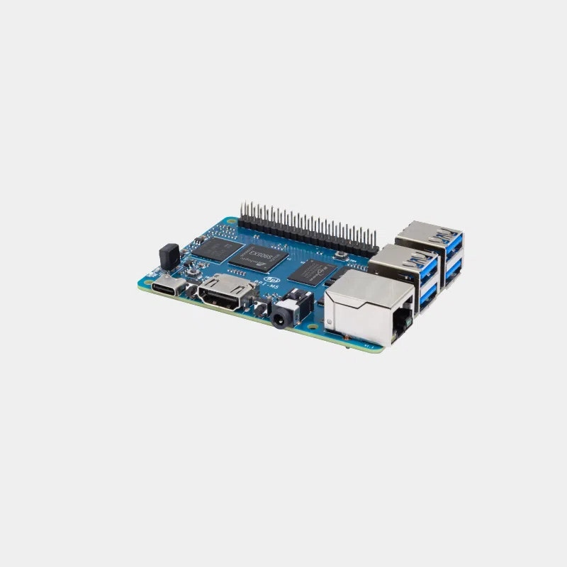 Carte Banana Pi BPI-M5 bleue vue de trois quarts avec port Ethernet et ports USB