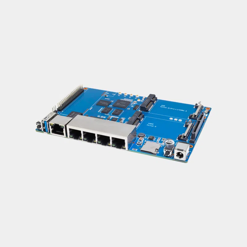 Carte Banana Pi BPI-R64 bleue avec quatre ports Ethernet, vue de trois quarts