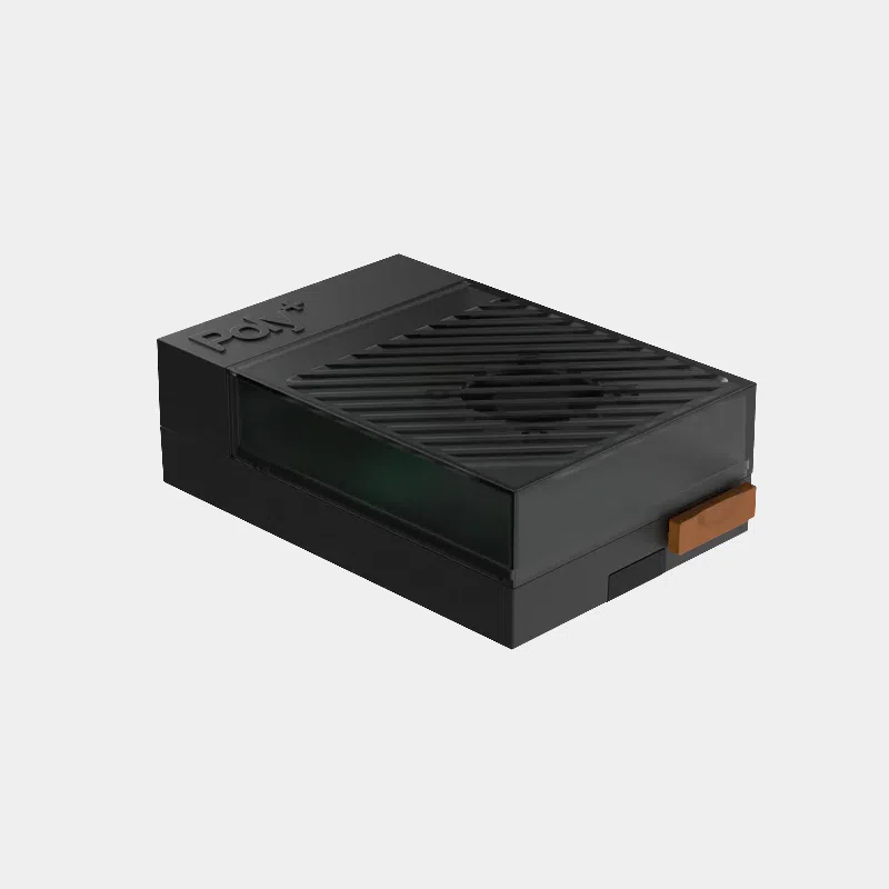 Boîtier Argon Poly+ pour Raspberry Pi 5 vu de profil avec panneau supérieur ajouré