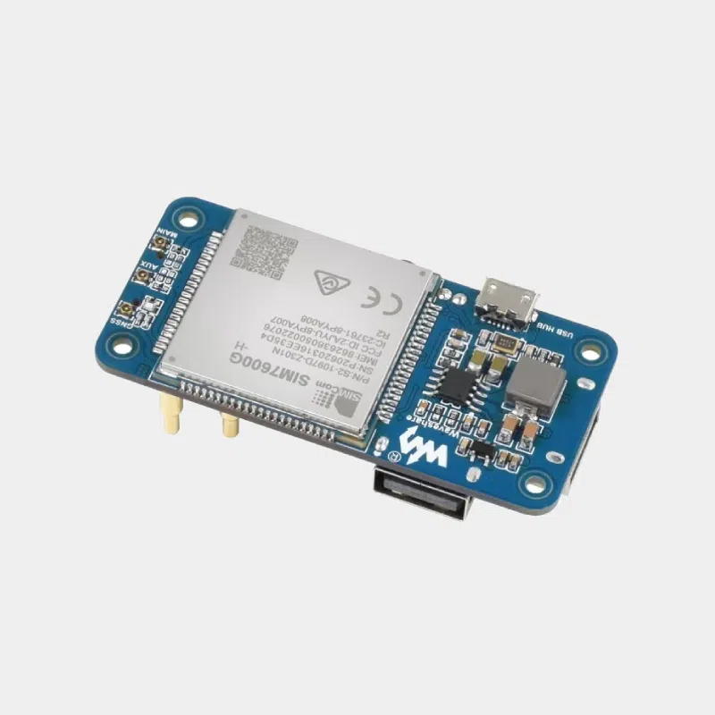 HAT LTE Cat-4 pour Raspberry Pi Zero vu de dessus avec port micro USB et emplacement carte SIM