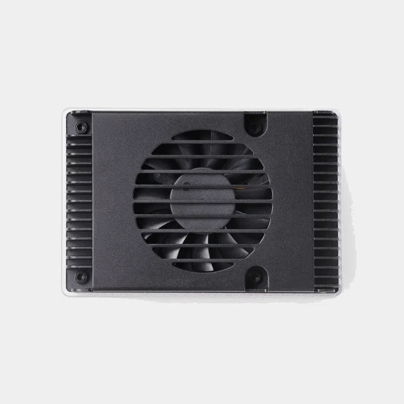 reComputer AI R2130-12 vu de dos avec la grille du ventilateur de refroidissement
