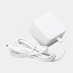 Alimentation officielle Raspberry Pi blanche avec câble micro-USB enroulé
