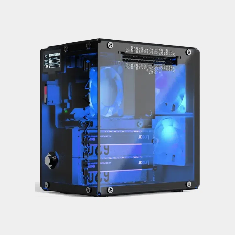 Boîtier PIRONMAN 5 MAX avec panneau latéral transparent laissant voir l'éclairage RGB bleu