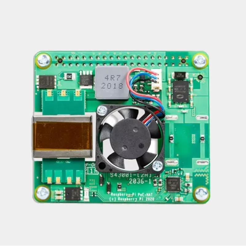 HAT PoE Raspberry Pi vert vu de dessus avec ventilateur et connecteurs soudés