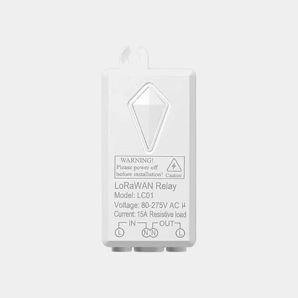 Relais LoRaWAN Dragino LC01 blanc vu de face avec étiquette de mise en garde et bornes IN OUT