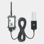 Capteur de sol Dragino SE01-LB avec boîtier à antenne relié par câble à la sonde à trois broches