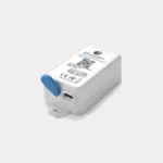 Dragino LHT65N, boîtier blanc capteur vu de face avec QR code et bouton latéral