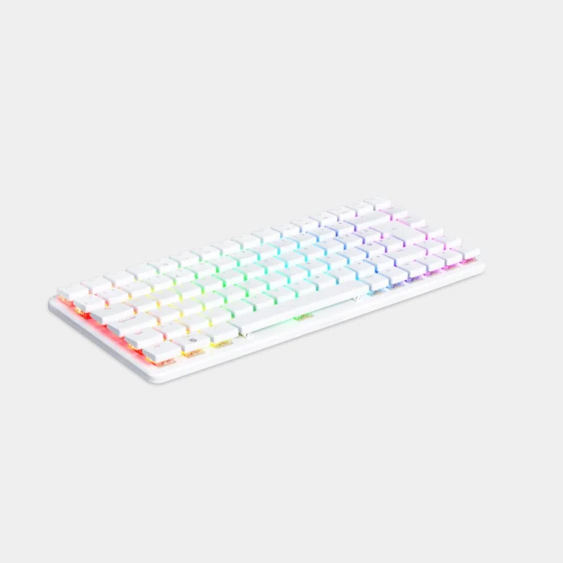 Raspberry Pi 500 Plus - 1 Raspberry Pi 500+, boîte d'emballage illustrant le clavier et la souris fournis