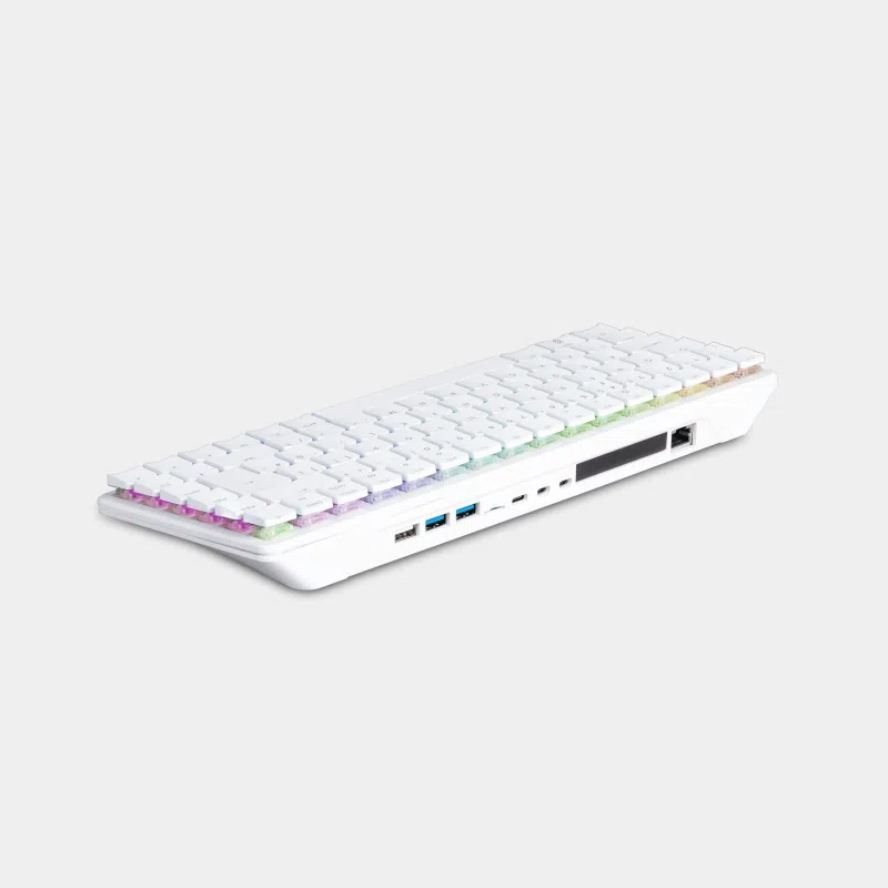 Raspberry Pi 500+ 3 Raspberry Pi 500+, clavier blanc vu en angle avec rétroéclairage RGB multicolore