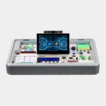 CrowPi 3, plateforme éducative électronique vue en angle avec écran tactile allumé et boutons