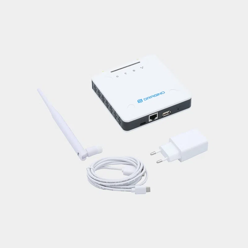 Dragino LPS8N, passerelle LoRaWAN blanche avec antenne, câble USB-C et adaptateur secteur