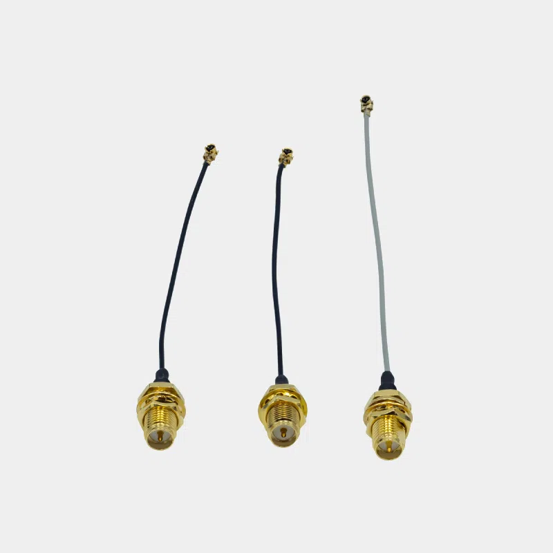 Kit de trois câbles pigtail dorés avec connecteurs pour antennes